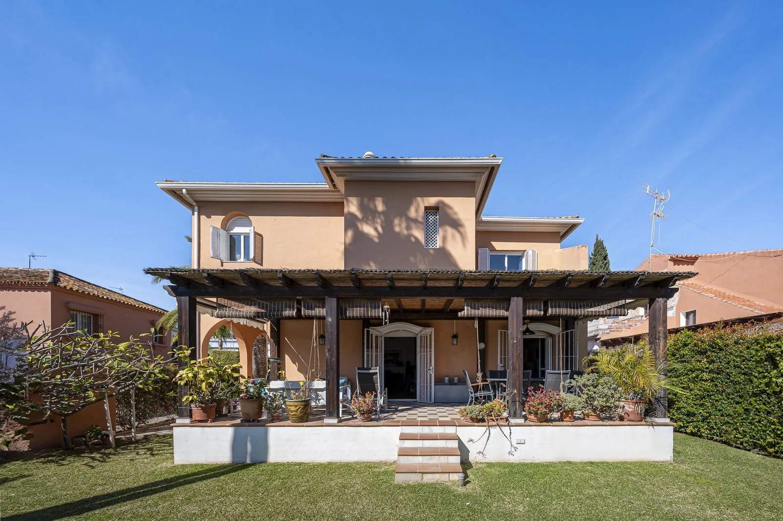 Detached Villa – The Golden Mile