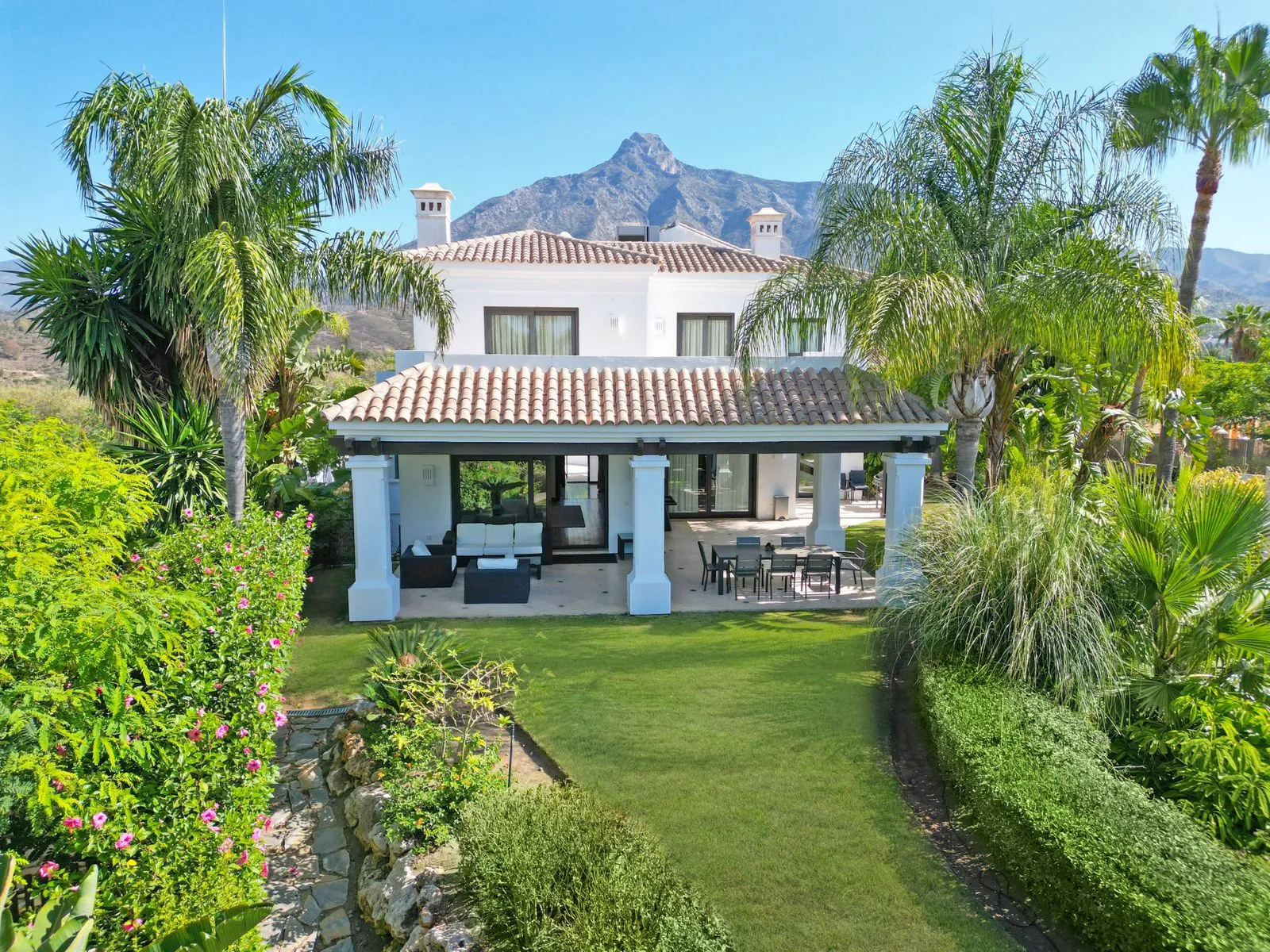Detached Villa – The Golden Mile