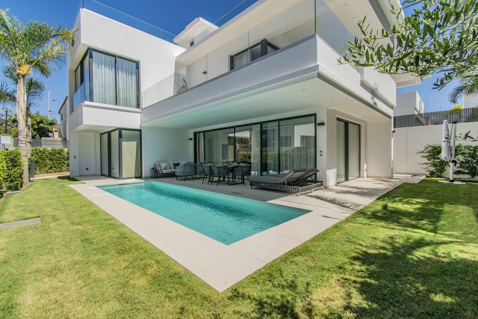 Detached Villa – The Golden Mile