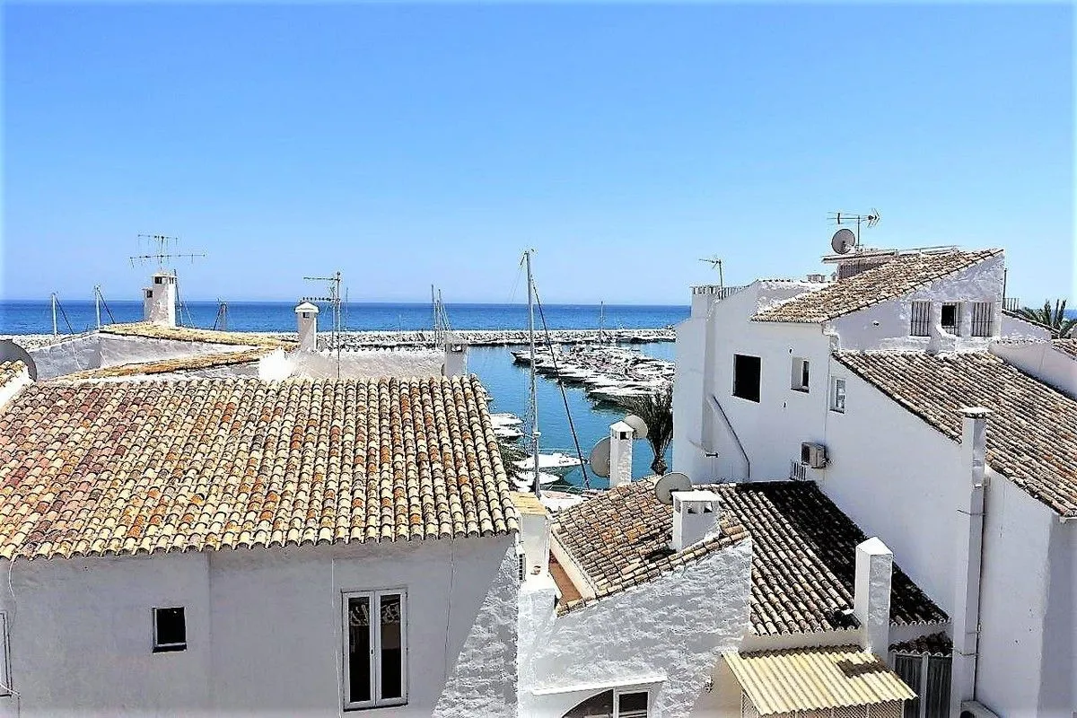 Middle Floor Apartment – Puerto Banús