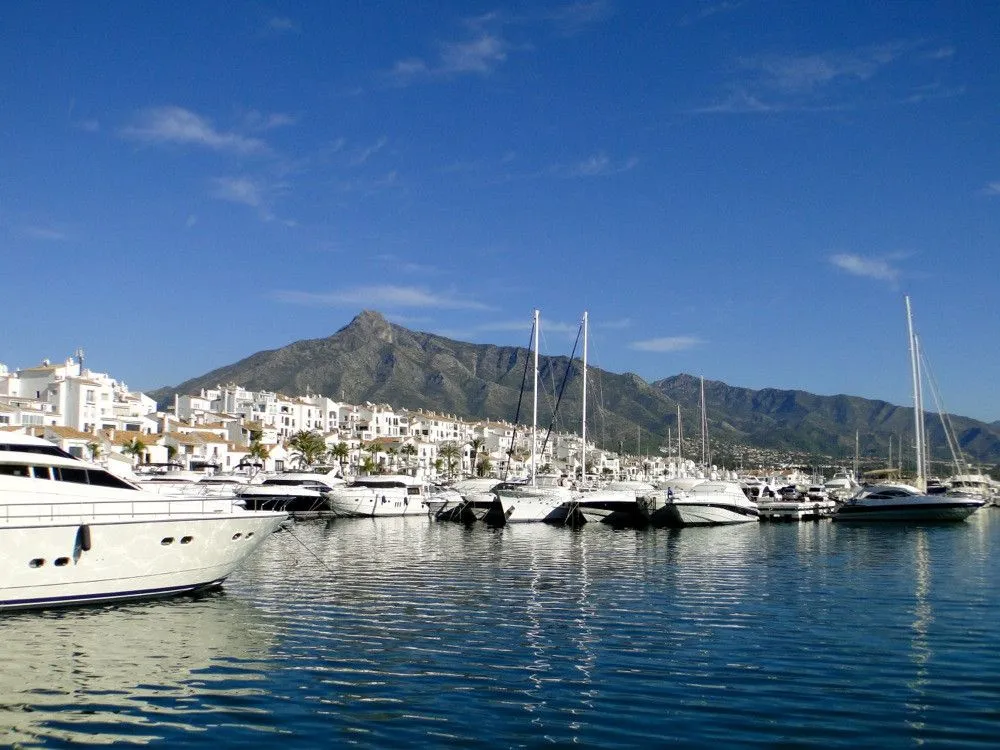Middle Floor Apartment – Puerto Banús