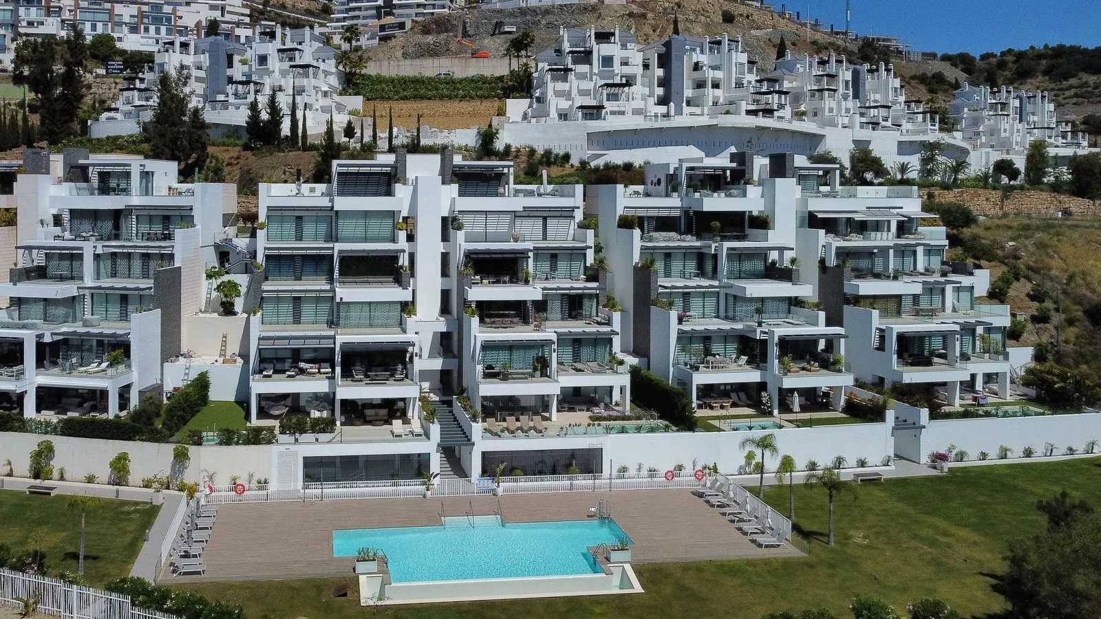 Middle Floor Apartment – Benahavís