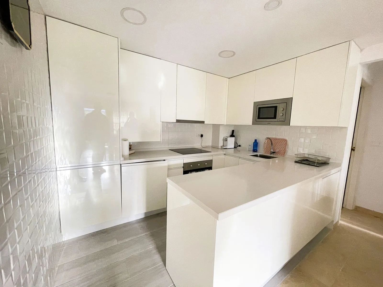 Middle Floor Apartment