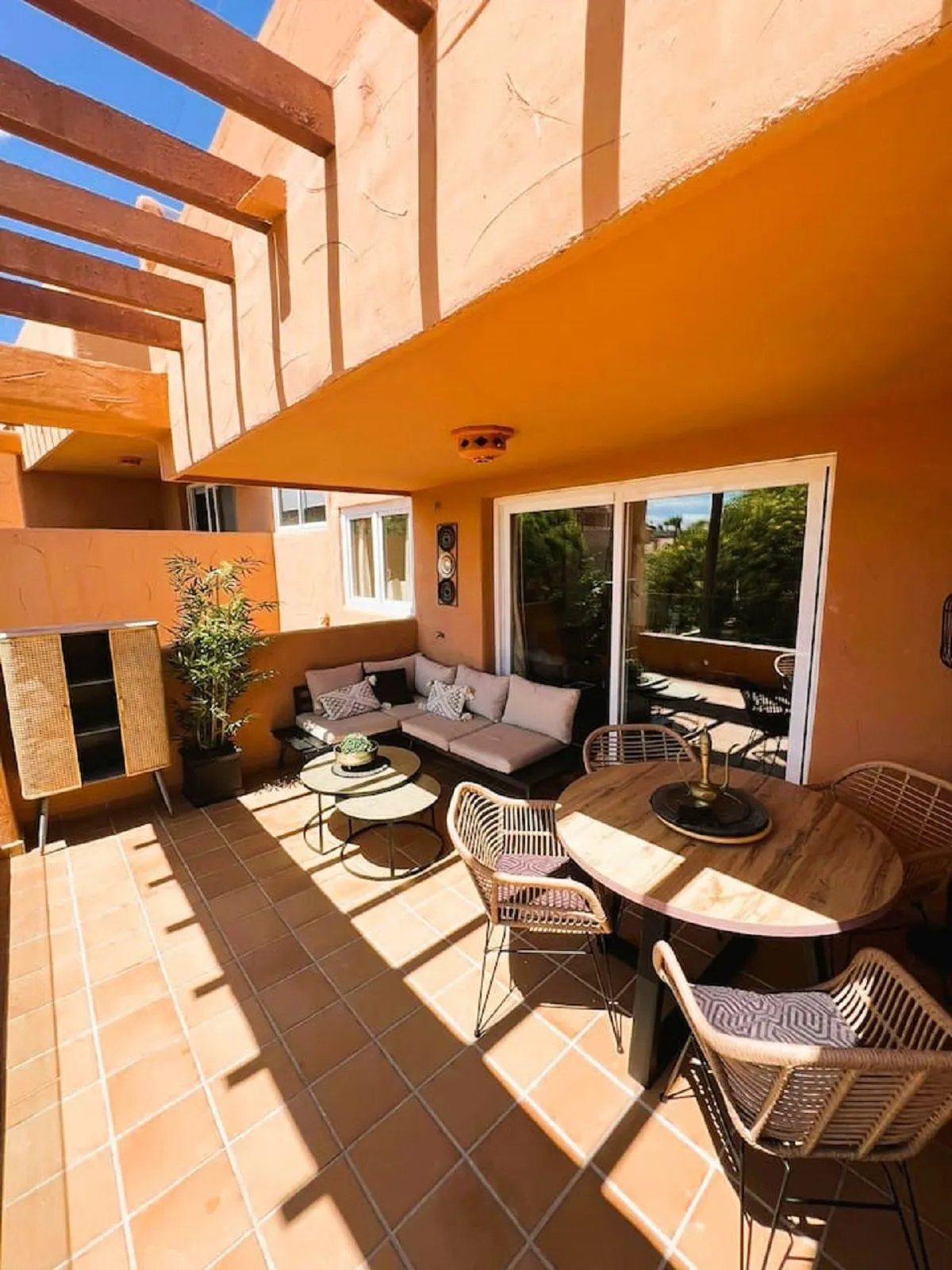 Middle Floor Apartment