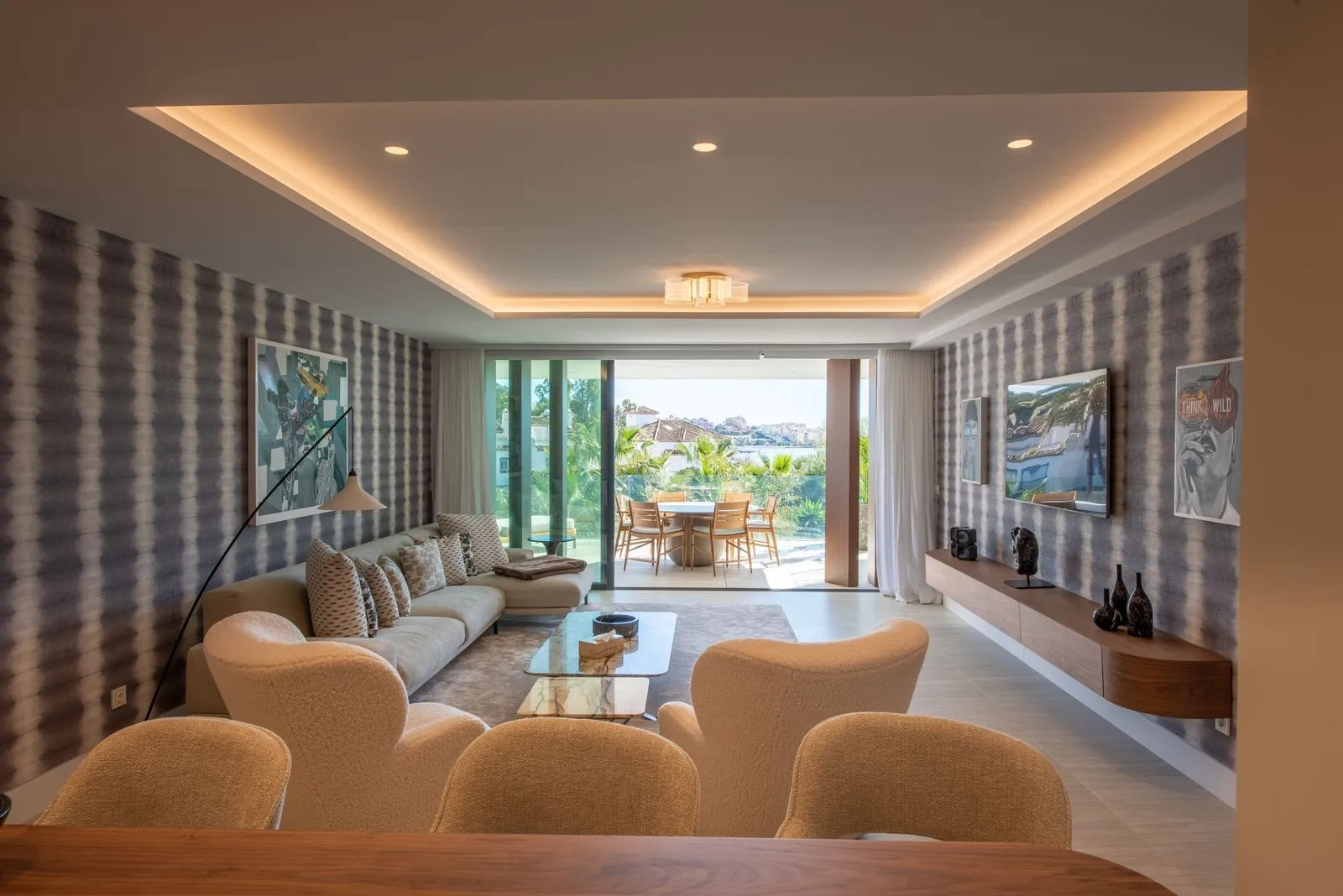 Middle Floor Apartment