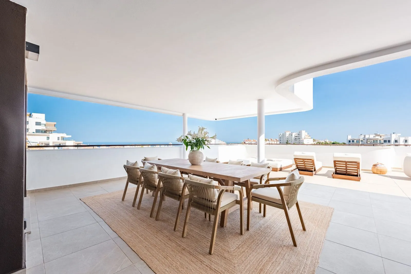 Middle Floor Apartment