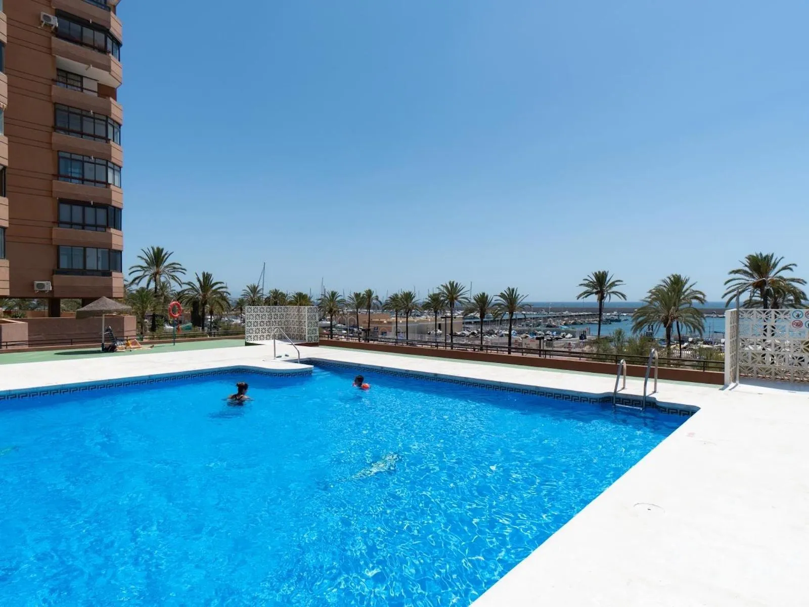 Middle Floor Apartment – Fuengirola