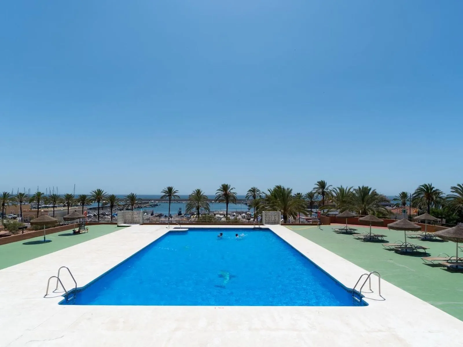 Middle Floor Apartment – Fuengirola