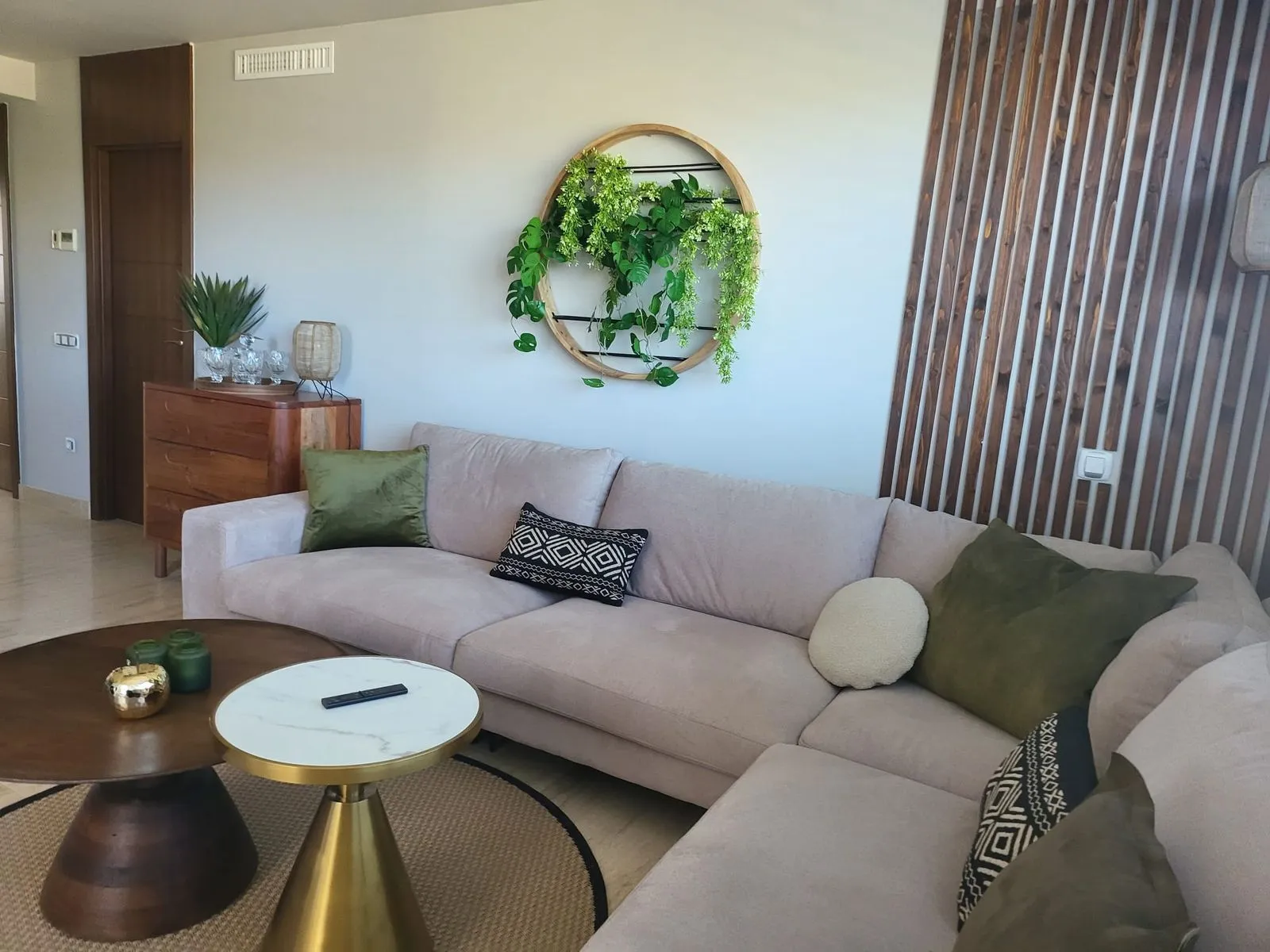 Middle Floor Apartment