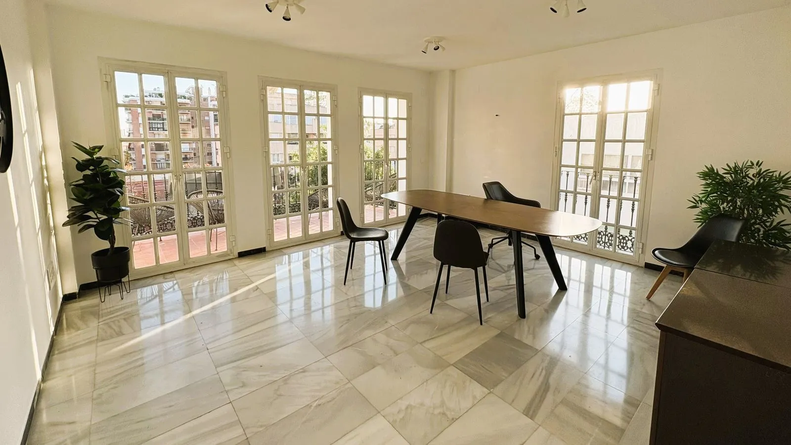 Middle Floor Apartment