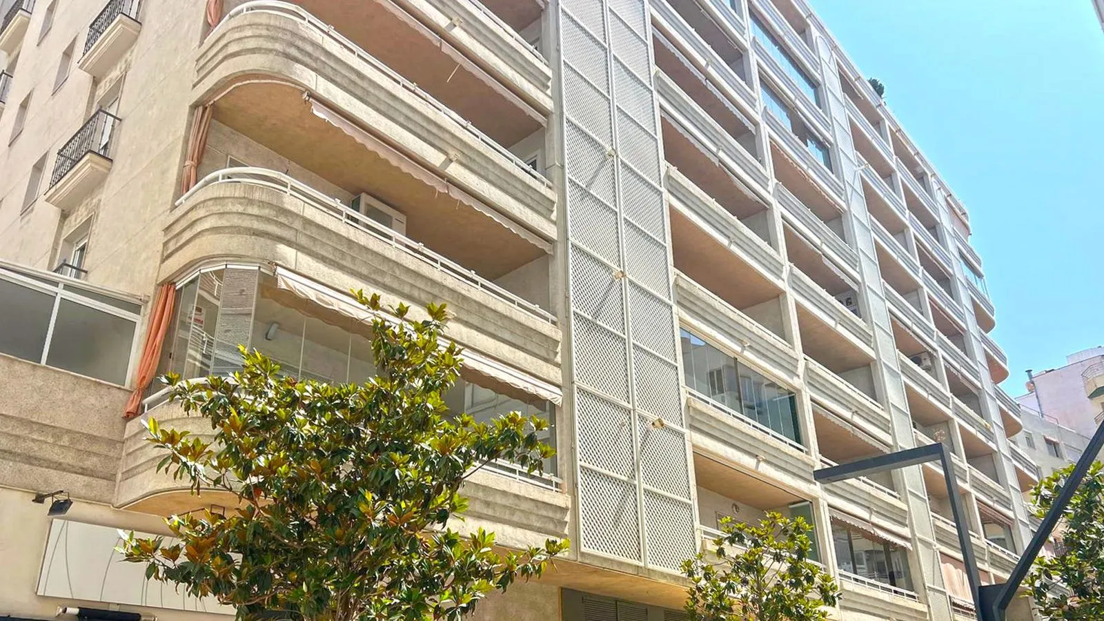 Middle Floor Apartment – Marbella