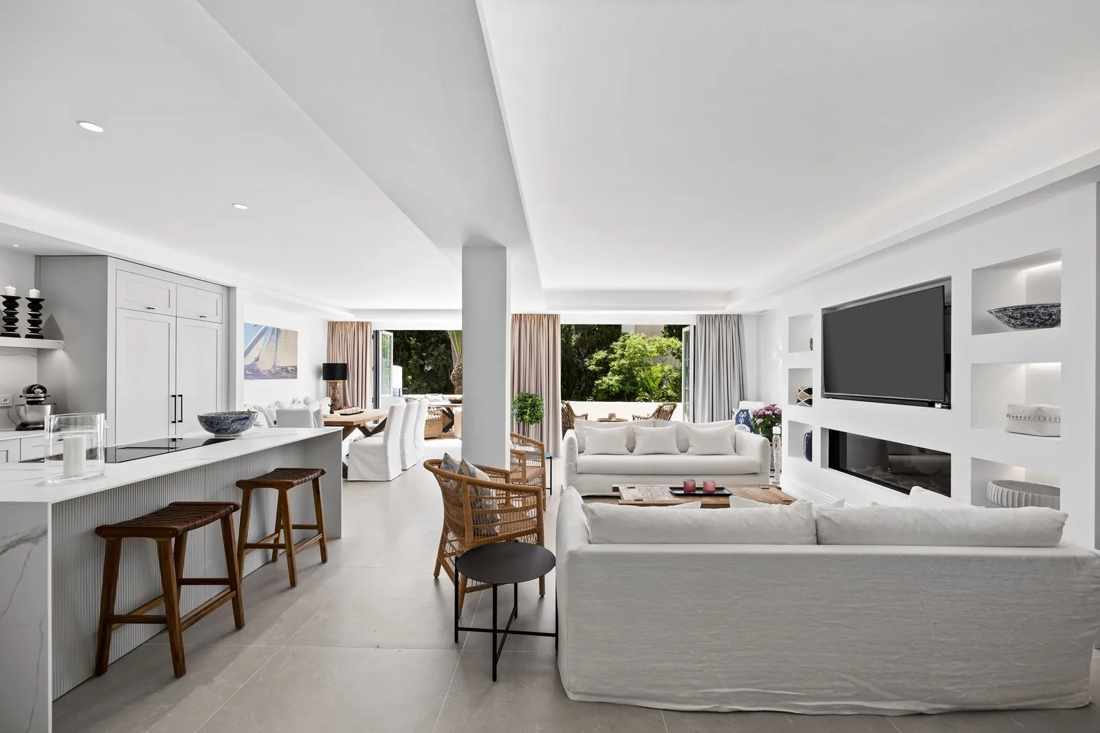 Middle Floor Apartment