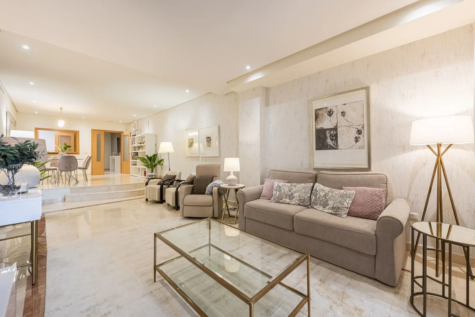 Middle Floor Apartment