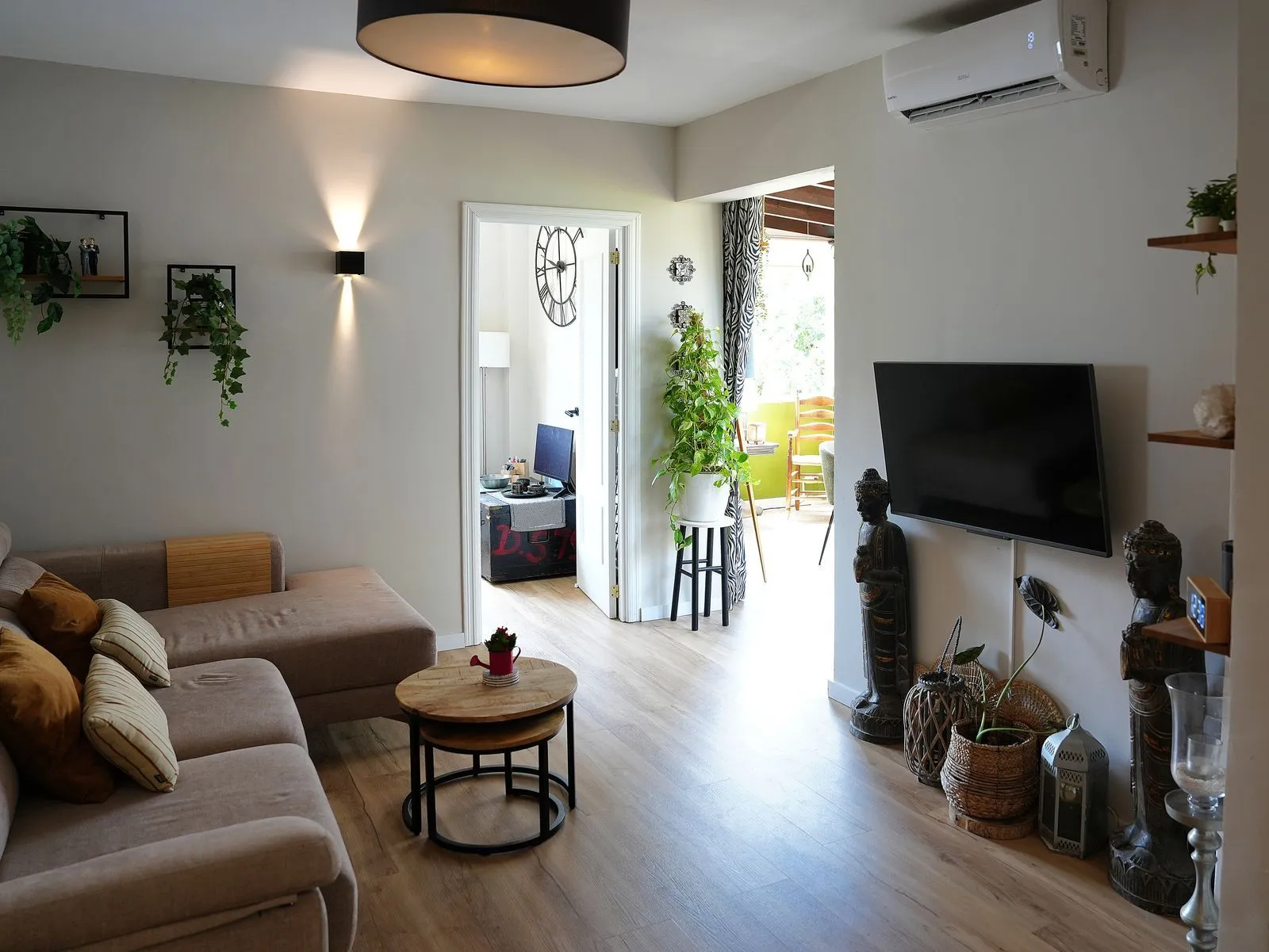 Middle Floor Apartment