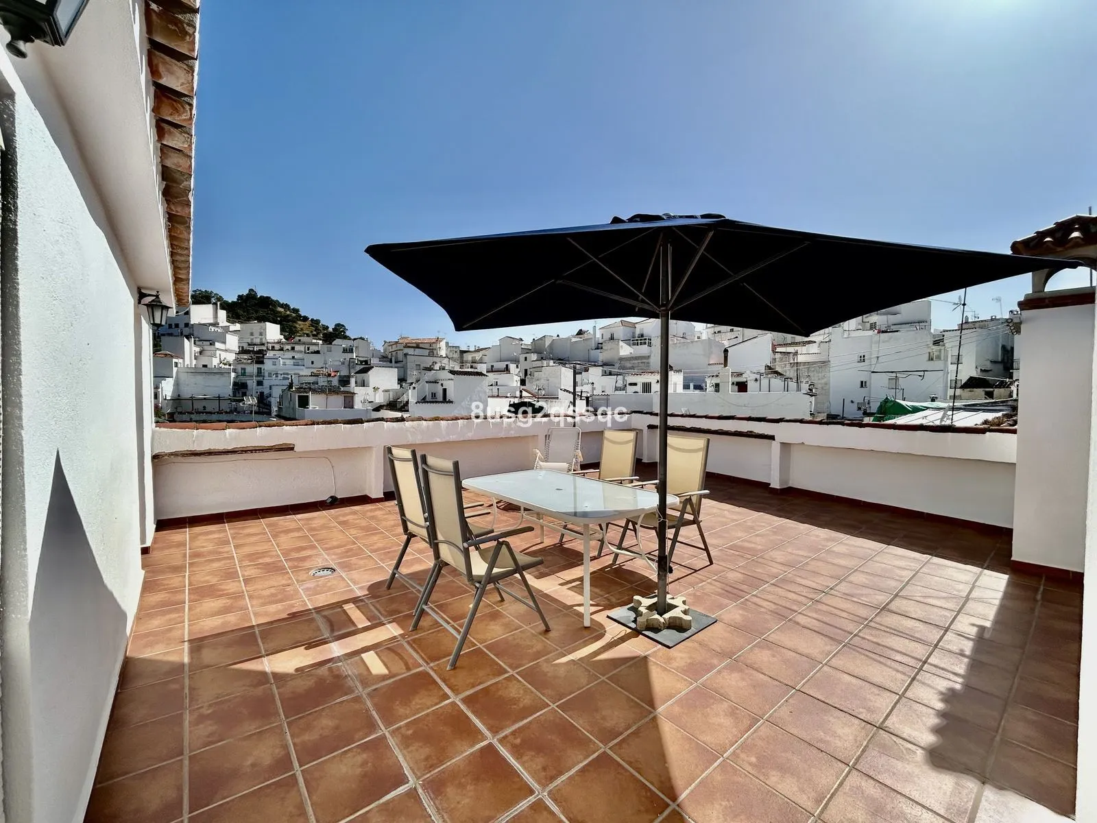 Top Floor Apartment – Istán