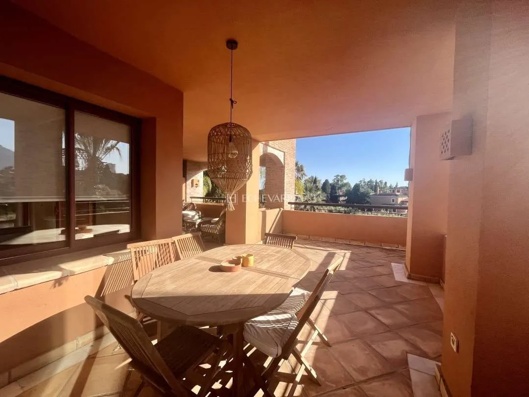 Middle Floor Apartment
