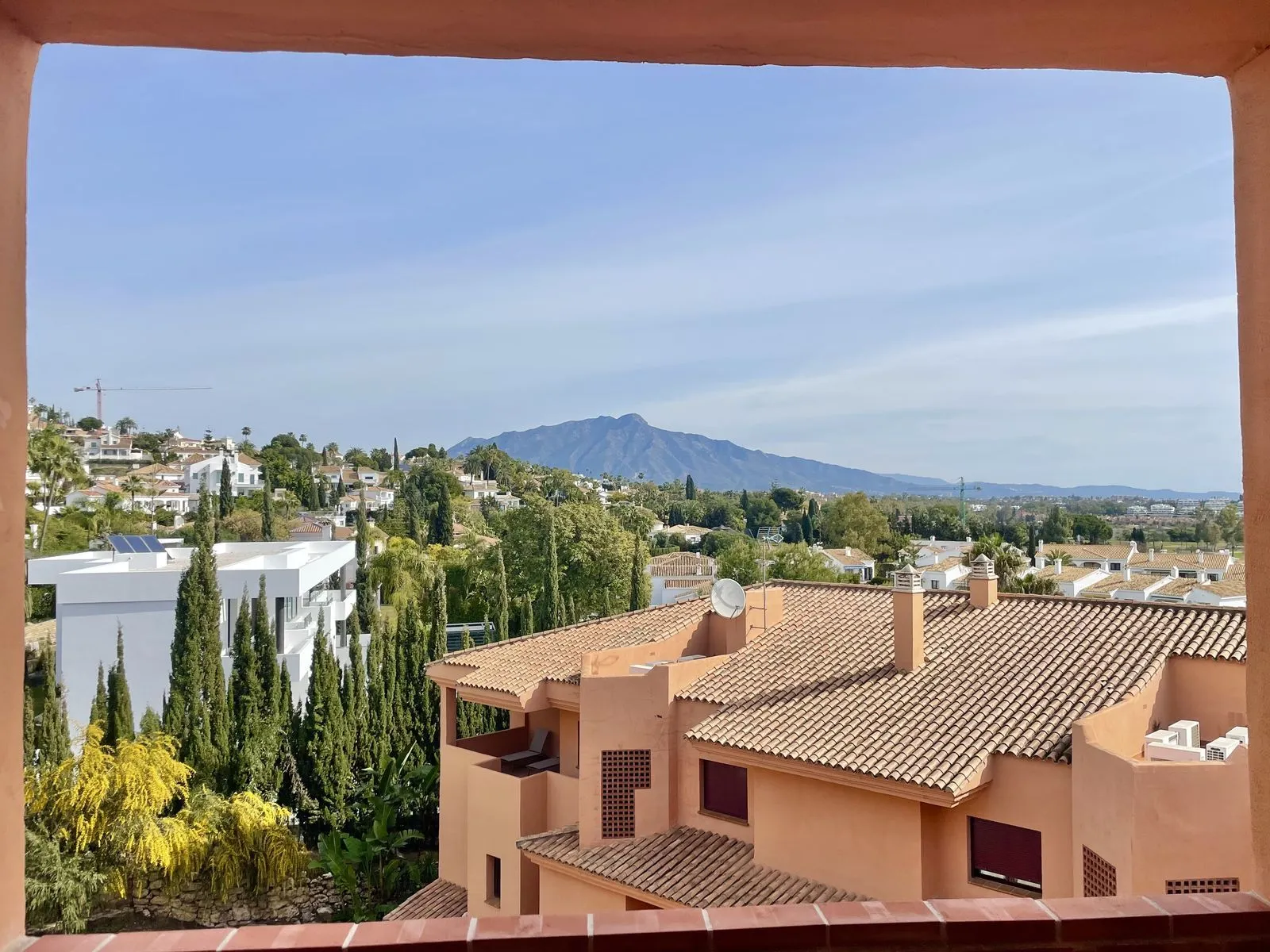 Middle Floor Apartment – Benahavís