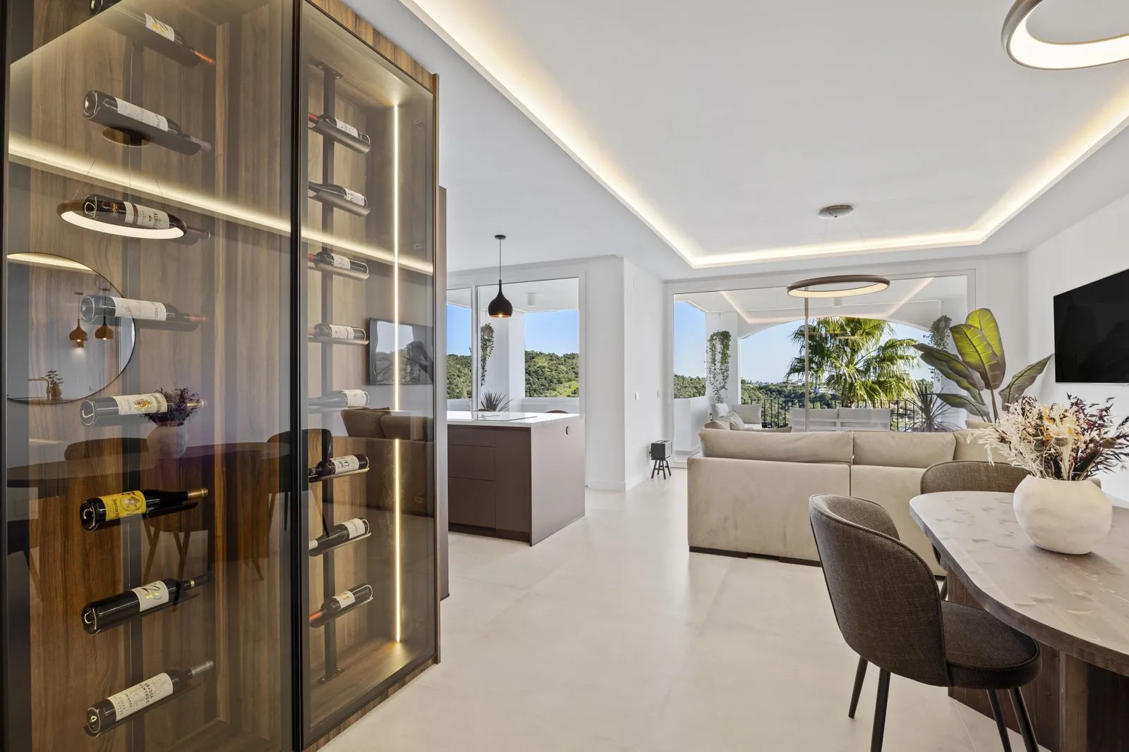 Middle Floor Apartment