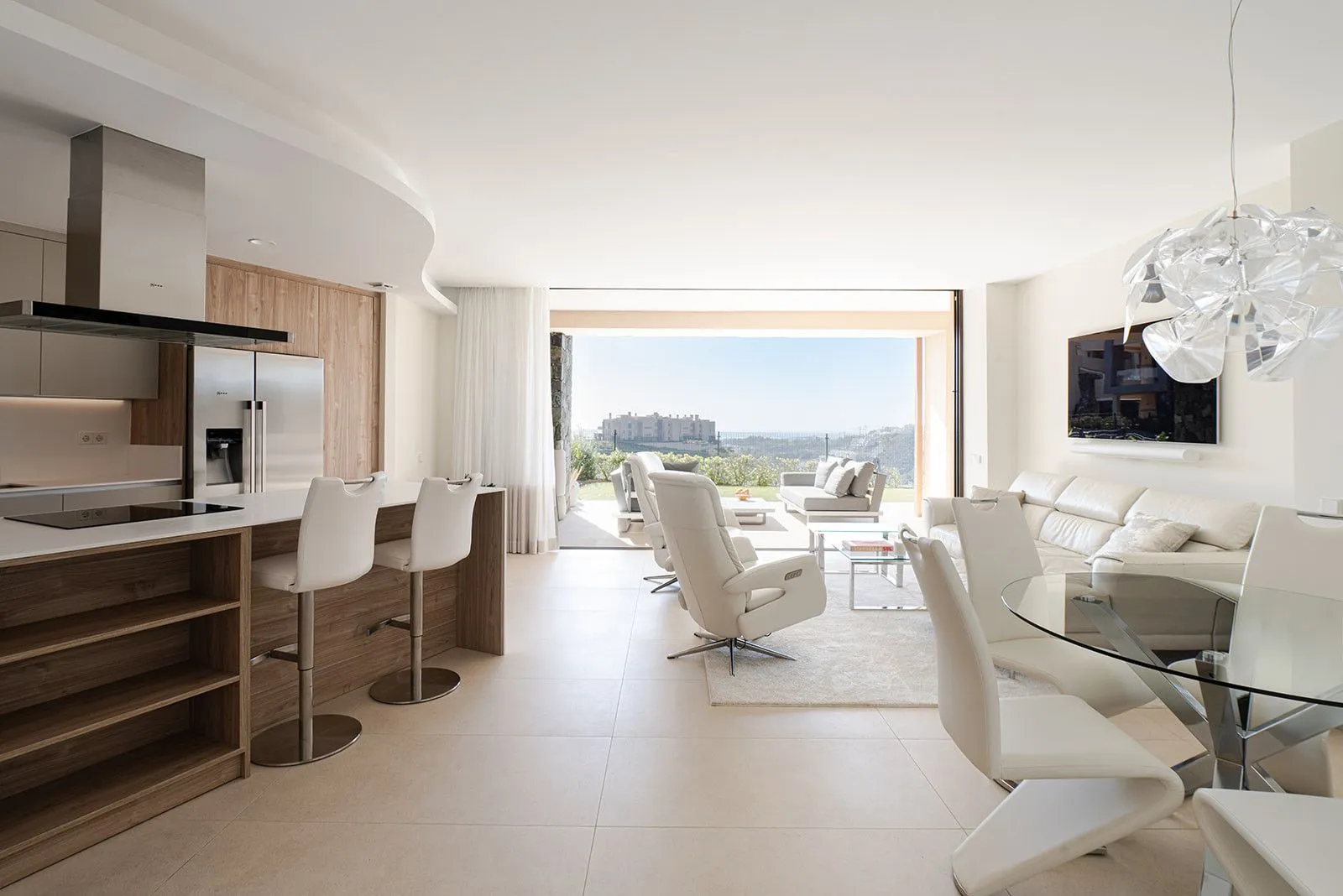 Middle Floor Apartment