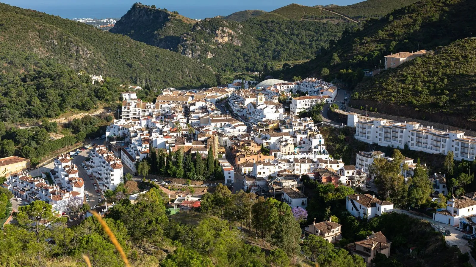 Middle Floor Apartment – Benahavís