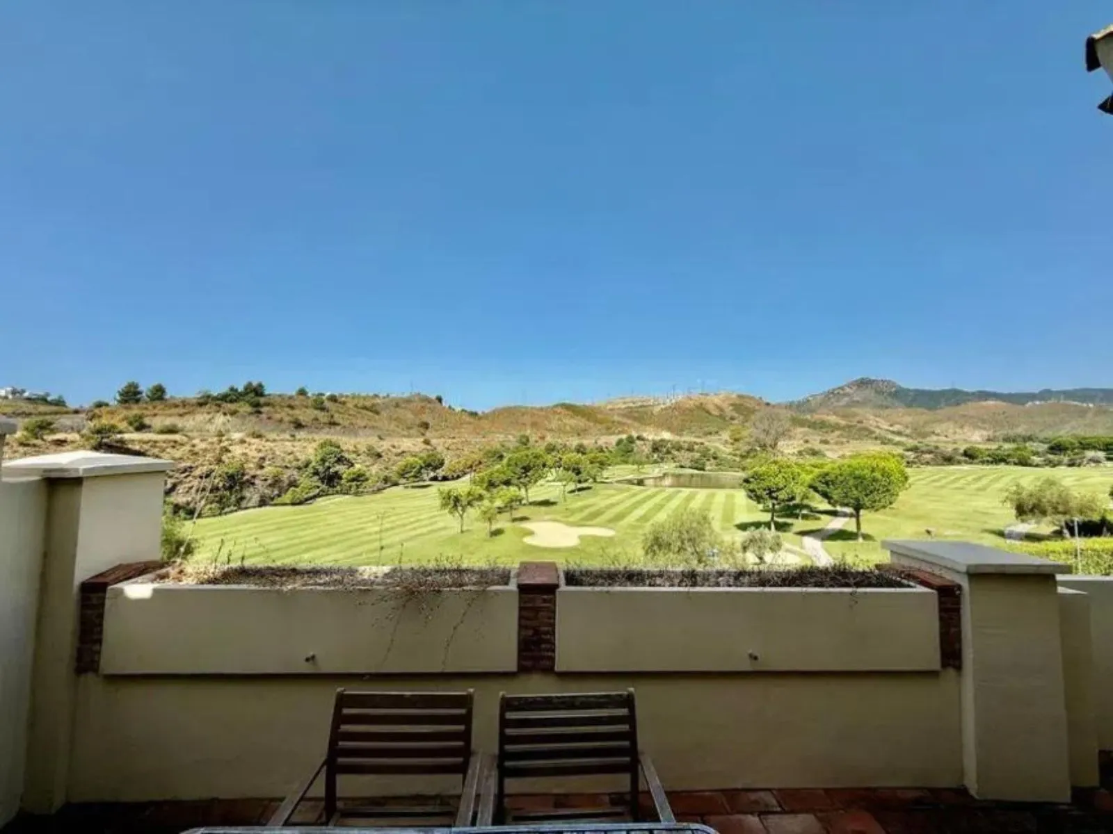 Middle Floor Apartment