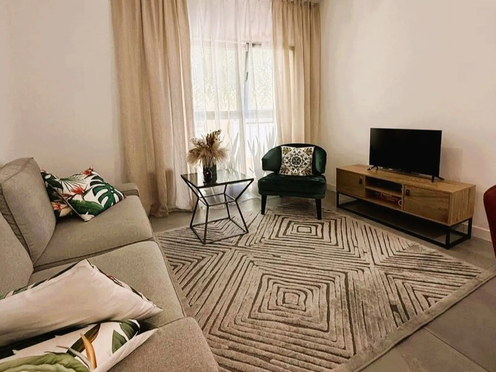 Middle Floor Apartment – Cancelada