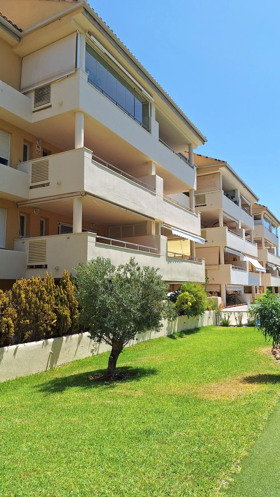 Middle Floor Apartment