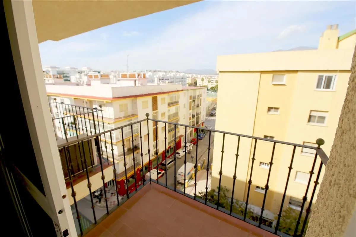 Middle Floor Apartment – Estepona