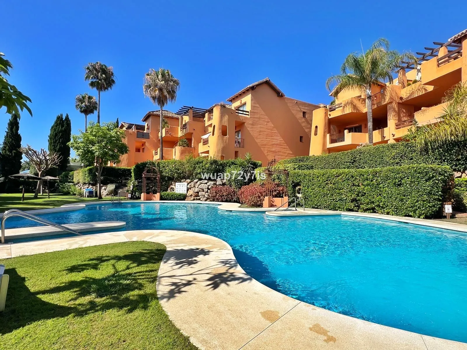 Middle Floor Apartment – Estepona