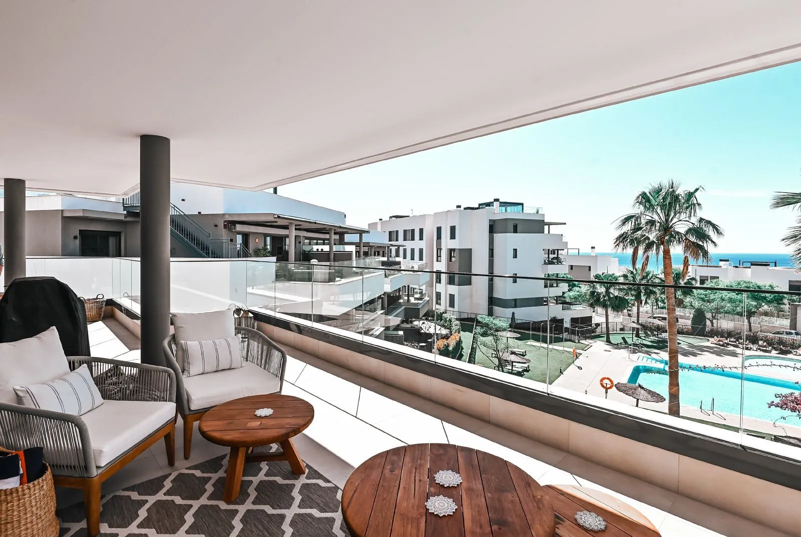 Middle Floor Apartment