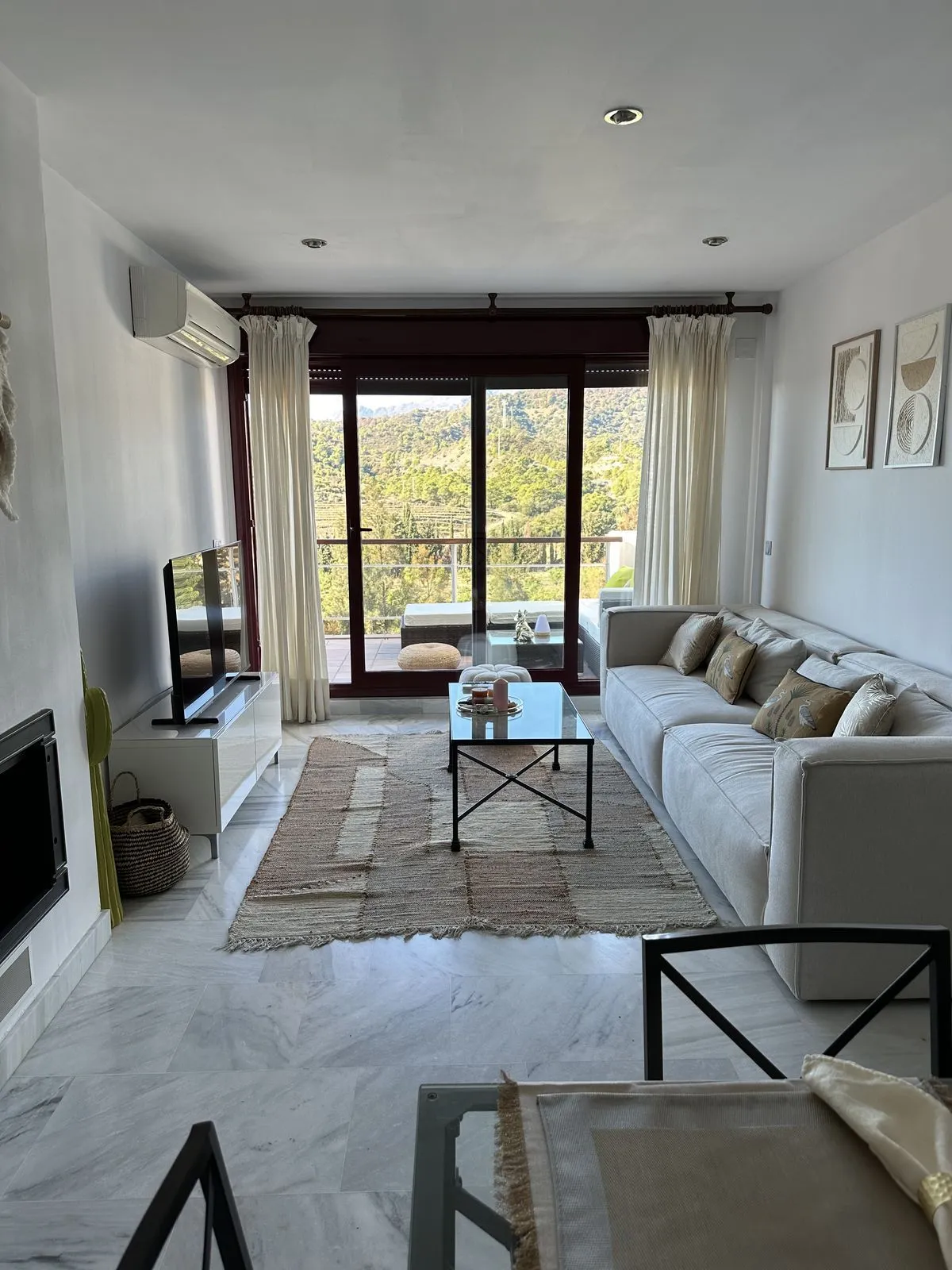 Middle Floor Apartment