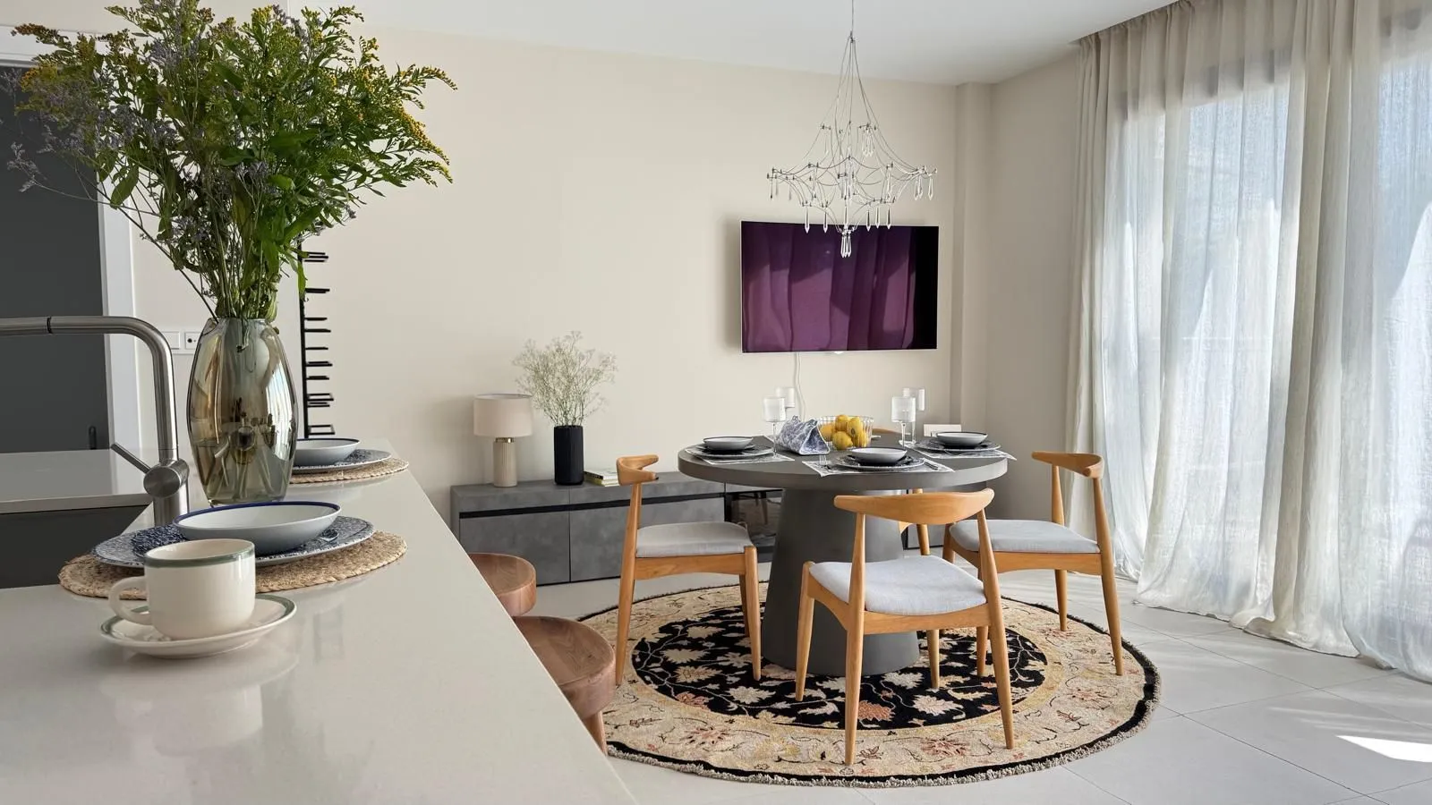 Middle Floor Apartment