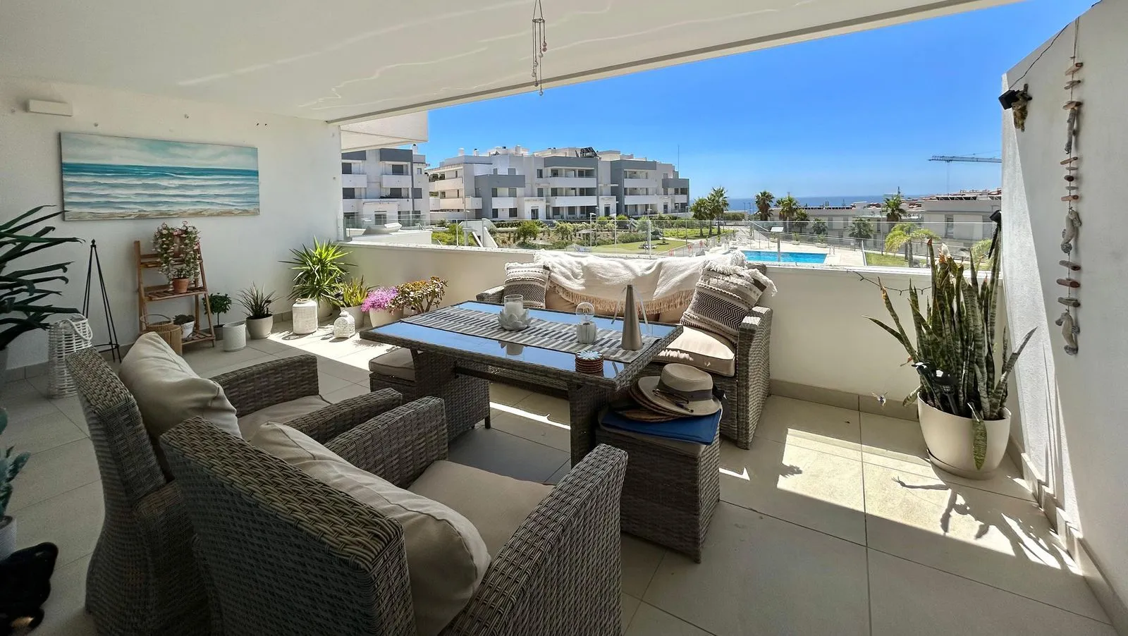 Middle Floor Apartment