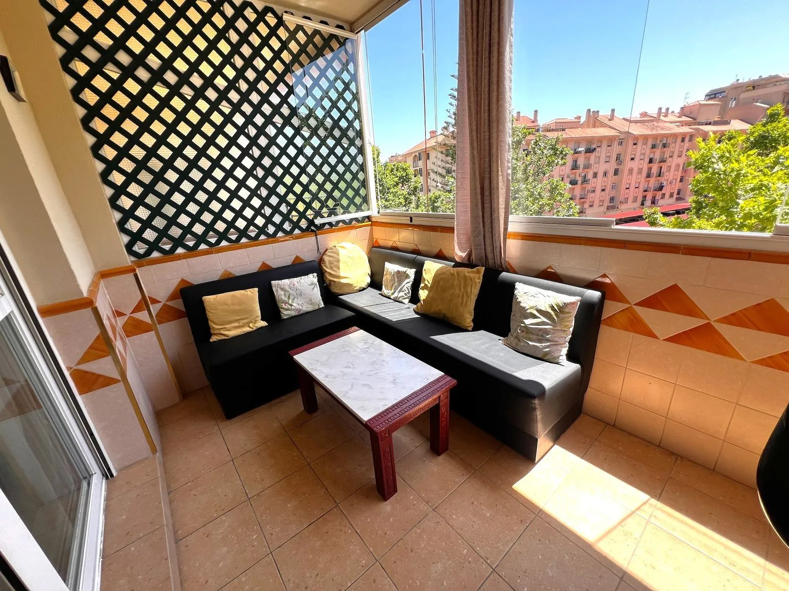 Middle Floor Apartment