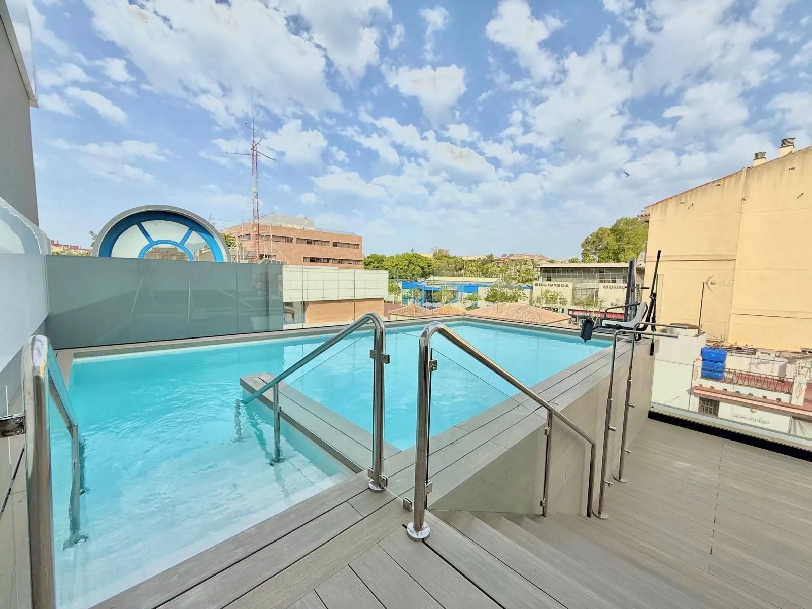 Middle Floor Apartment