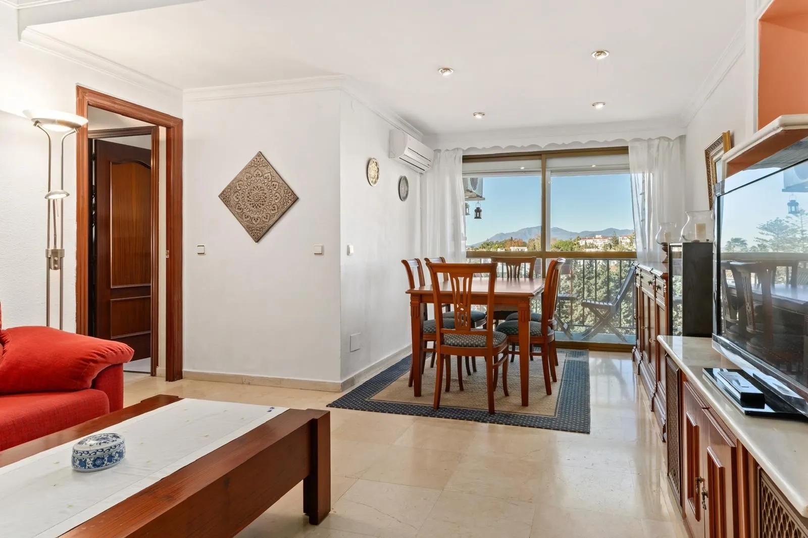 Middle Floor Apartment