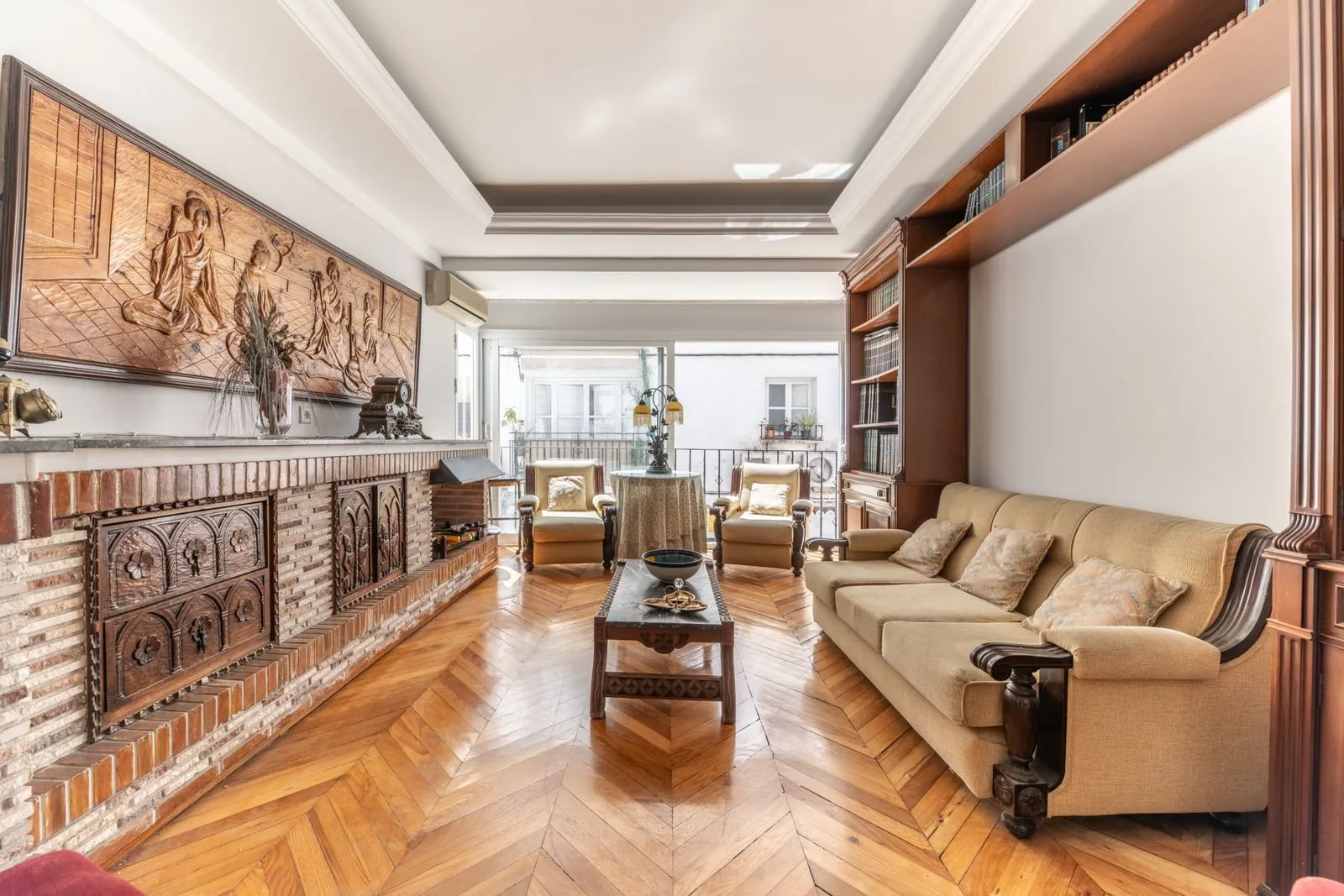 Middle Floor Apartment