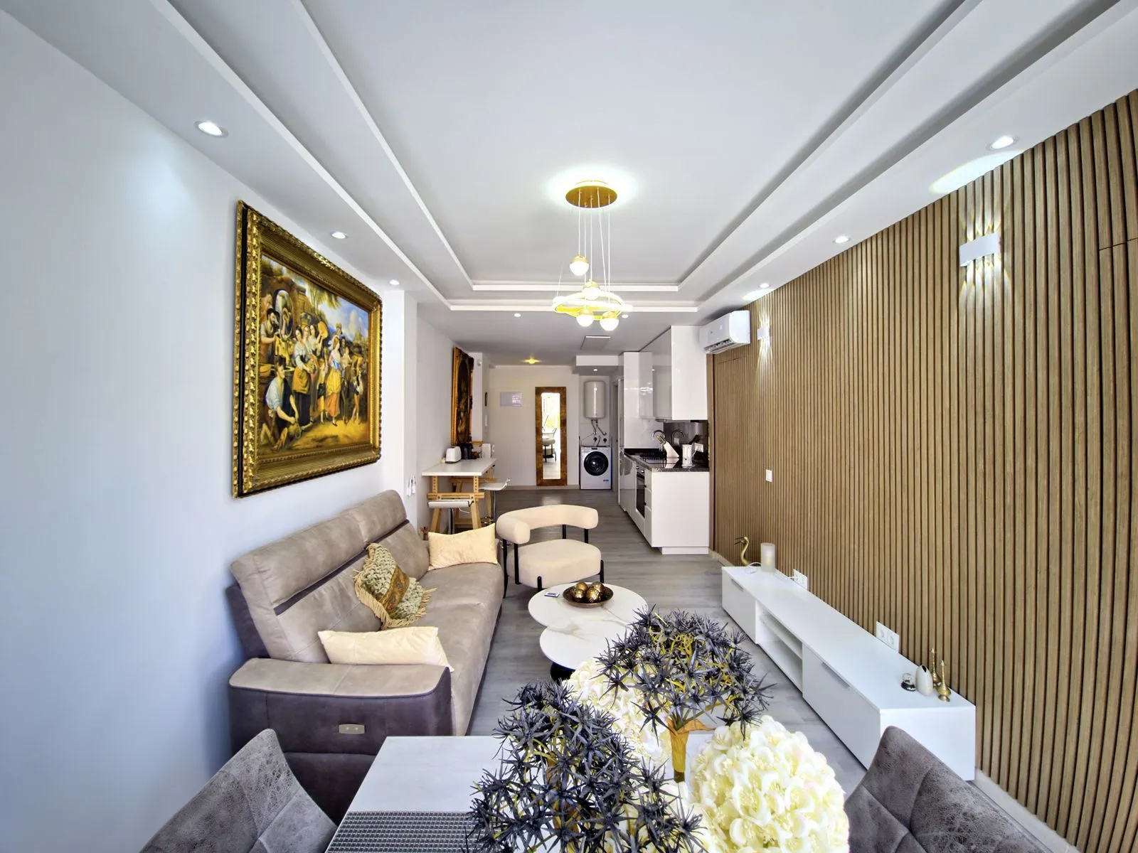 Middle Floor Apartment
