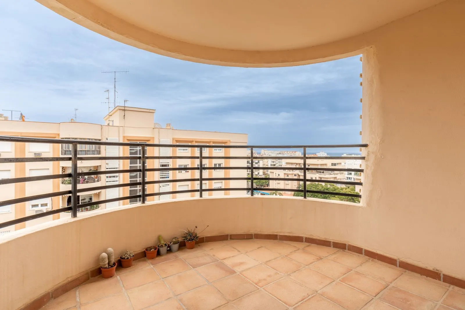 Middle Floor Apartment