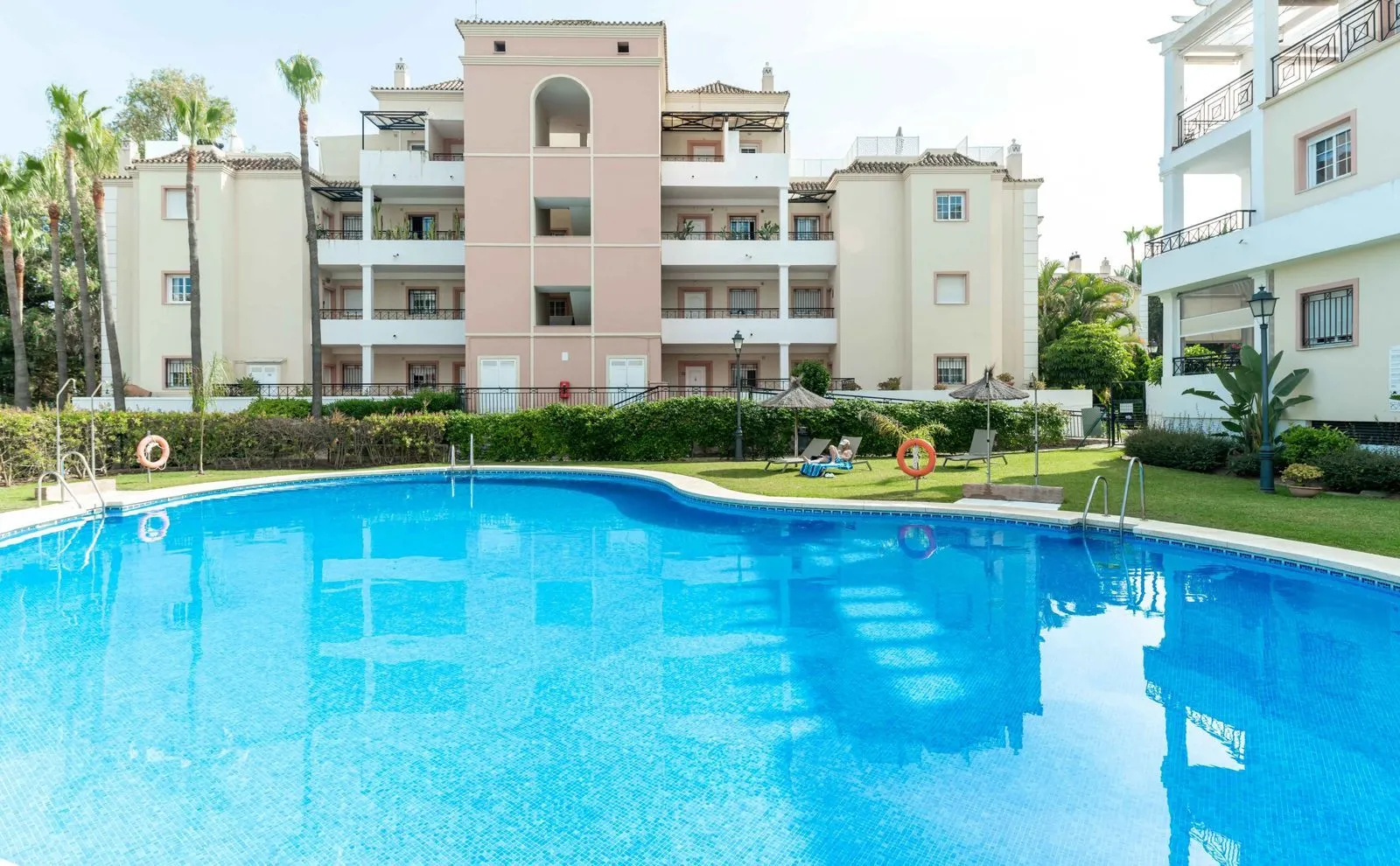 Middle Floor Apartment – Nueva Andalucía