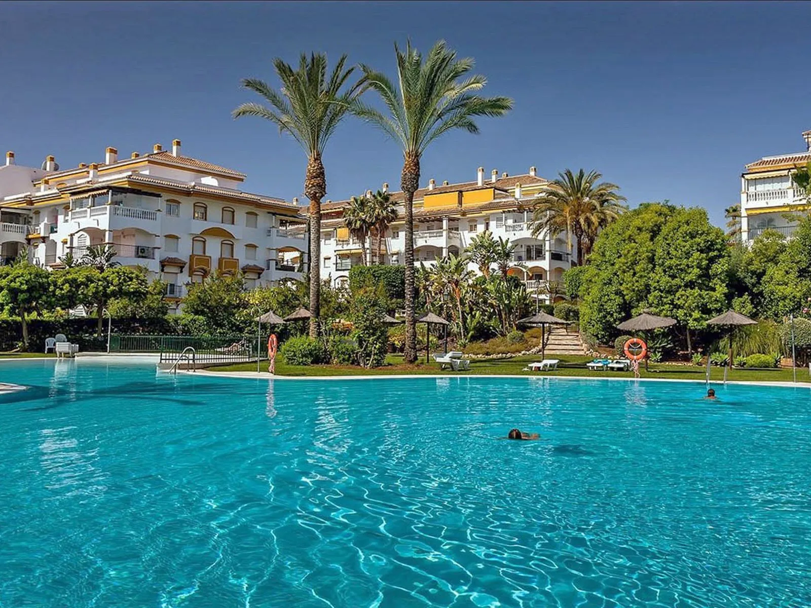 Middle Floor Apartment – Nueva Andalucía