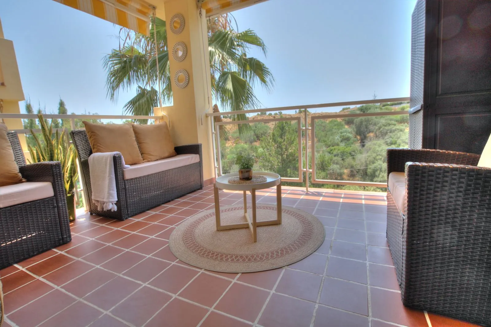 Middle Floor Apartment