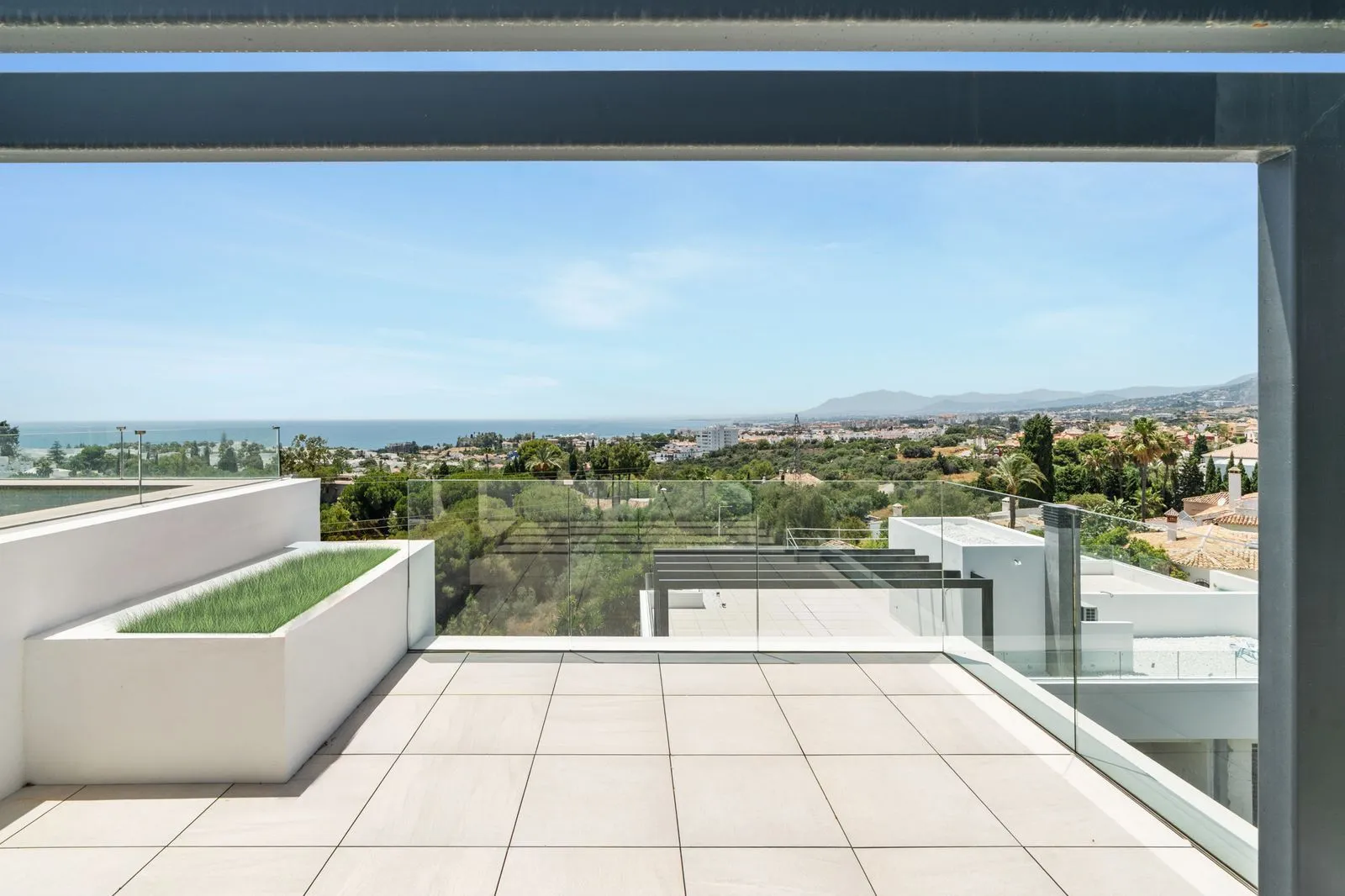 Semi-Detached House – Río Real