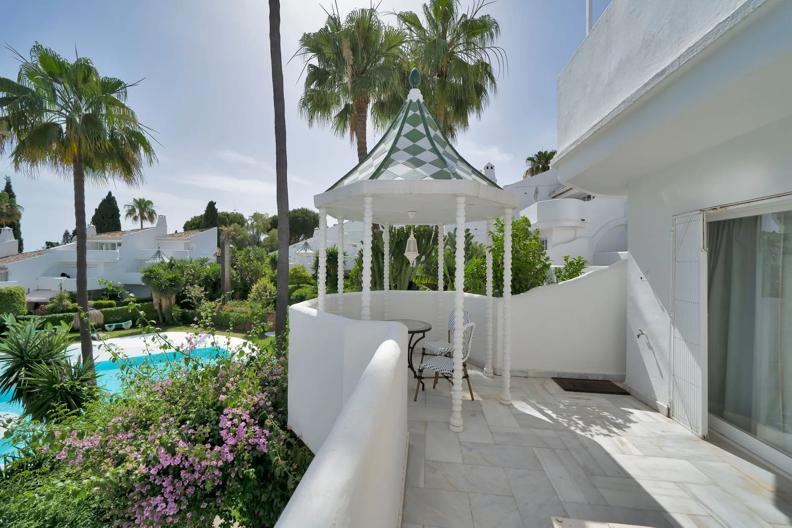 Townhouse – The Golden Mile